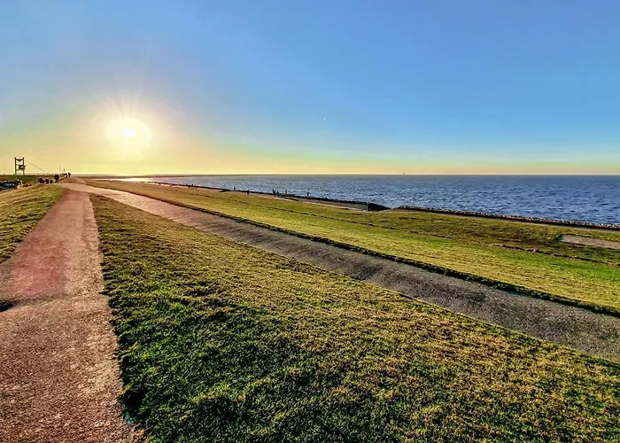 Friedrichskoog-deichblick 14 * Friedrichskoog